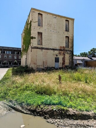 Lafayette, IN Freestanding - 208 S 4th St