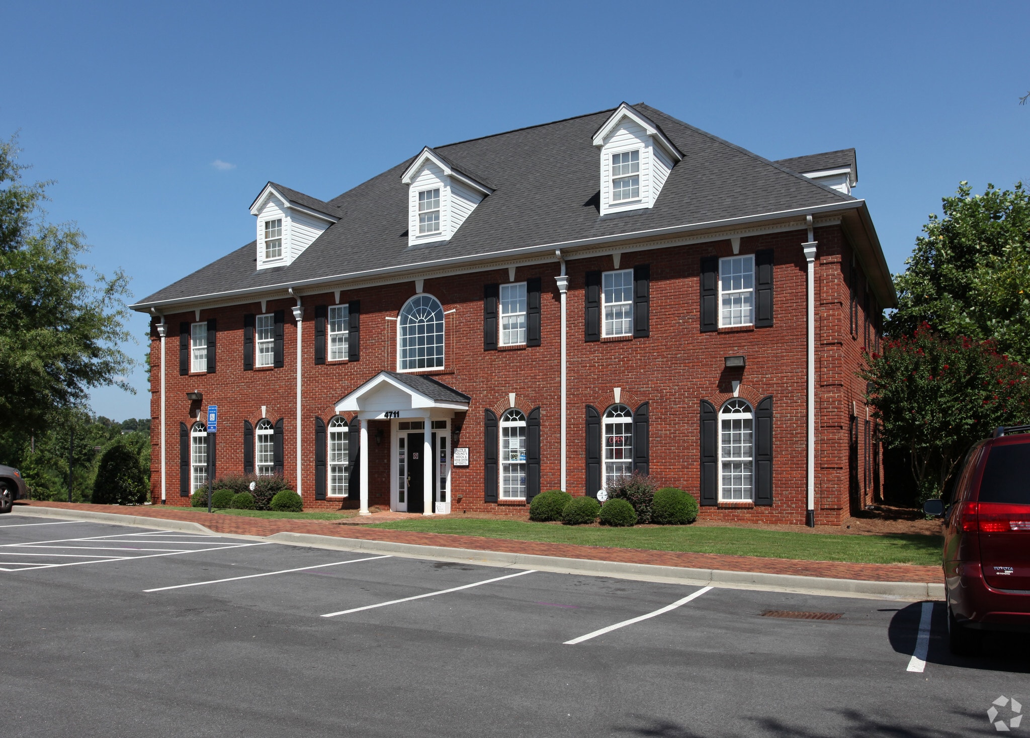 4711 Peachtree Industrial Blvd, Berkeley Lake, GA for Rent