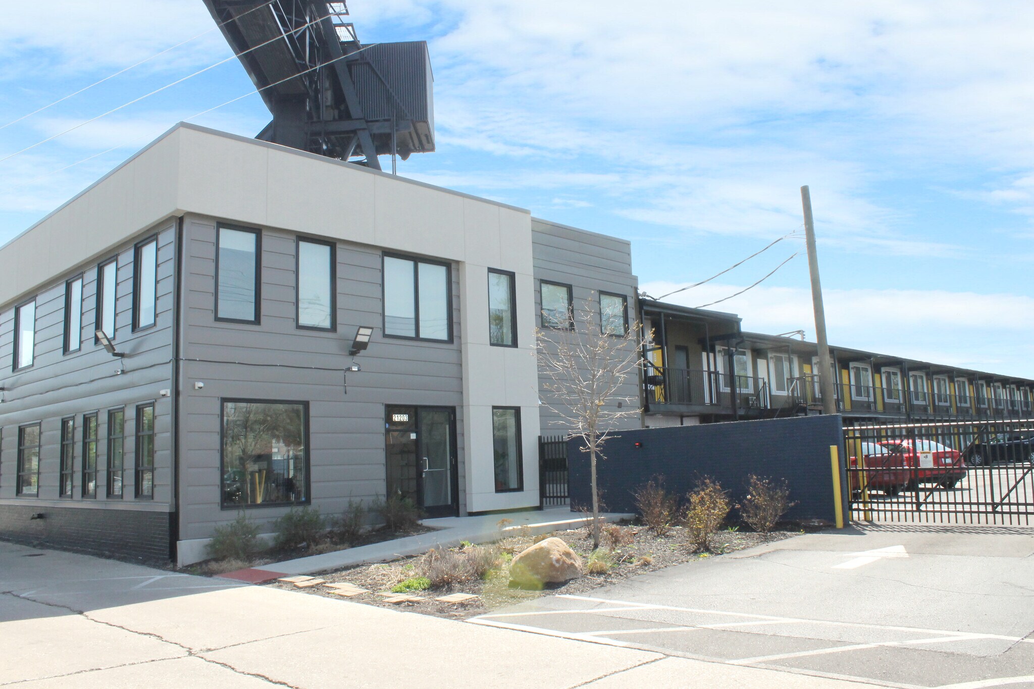 21201 Woodward Ave Ferndale, MI 48220 MultiFamily Property for Lease