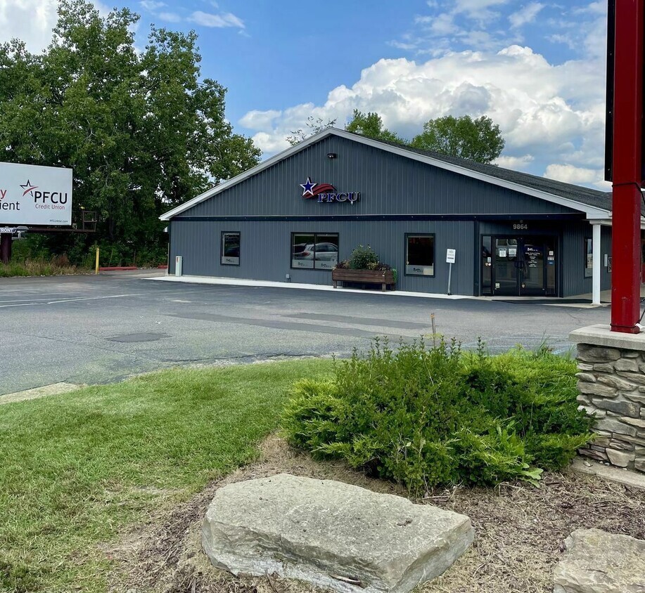 9864-9866 Cherry Valley Ave SE, Caledonia, MI for Rent