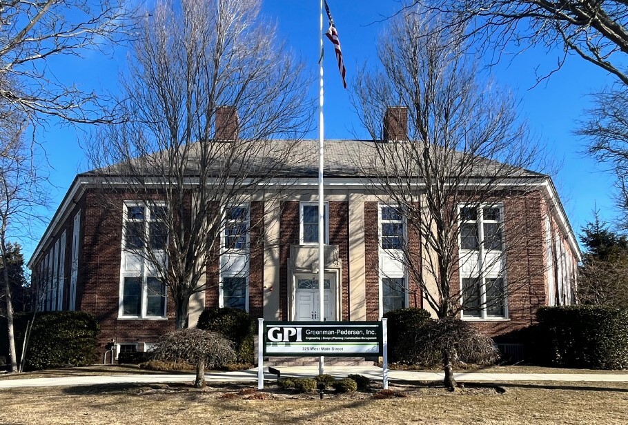 325 W Main St, Babylon, NY for Sale