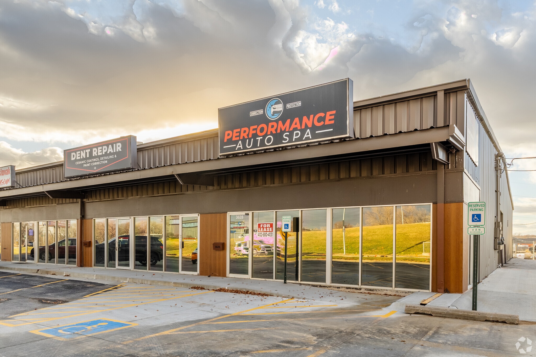 S S. 144th Industrial/ Flex space, Omaha, NE for Rent