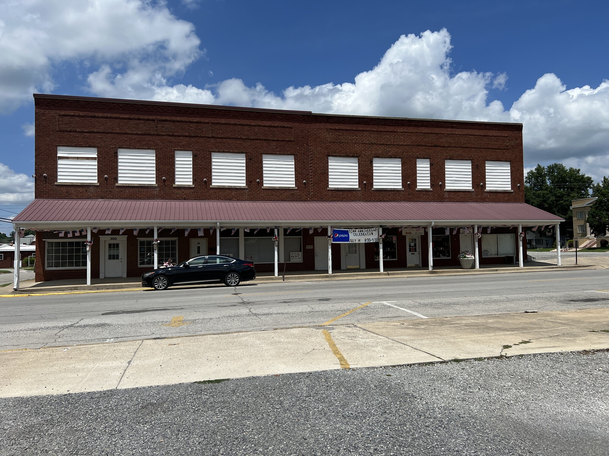 300 E Broadway Blvd, Johnston City, IL for Sale