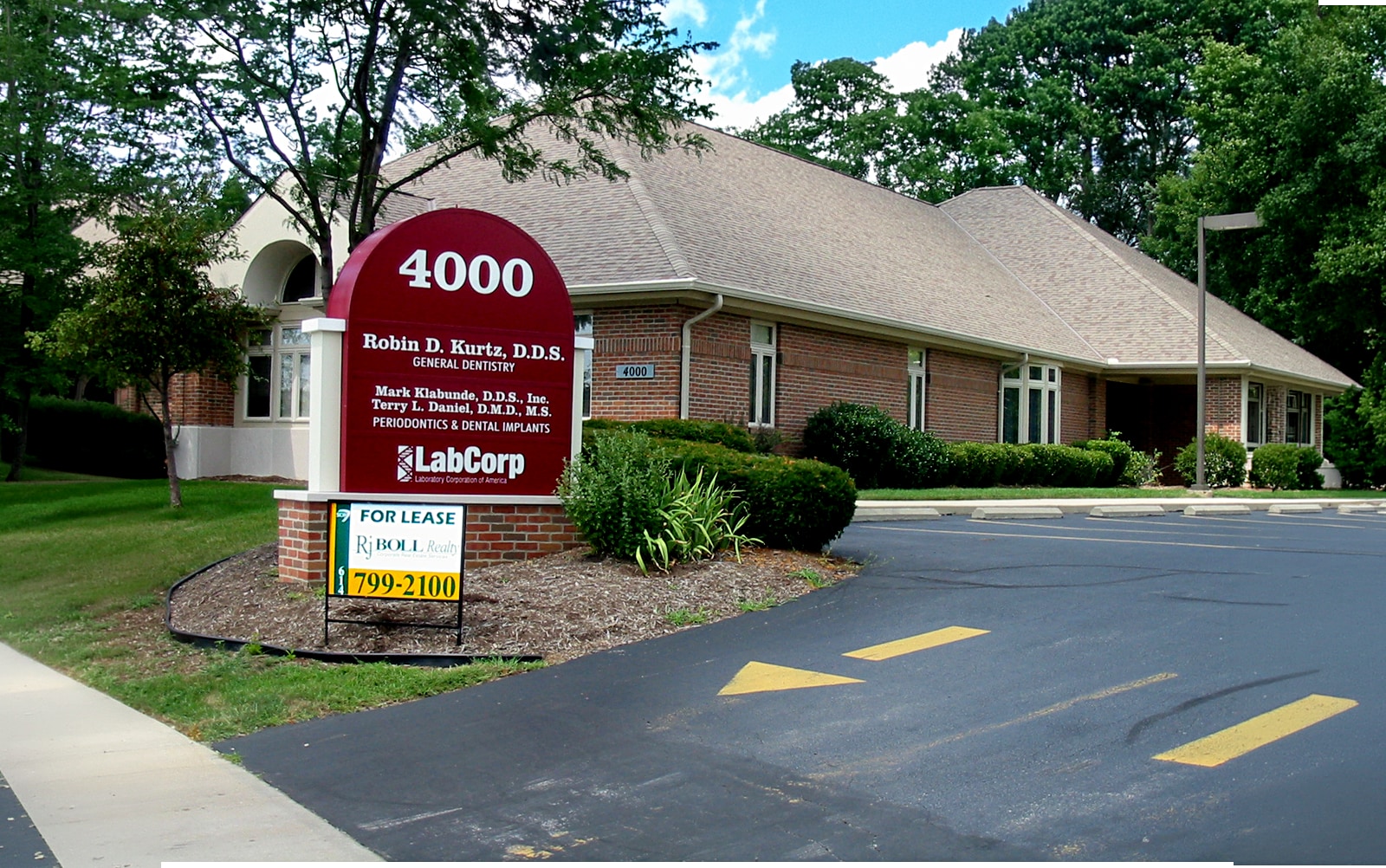 4000 Parkmead Dr, Grove City, OH for Rent