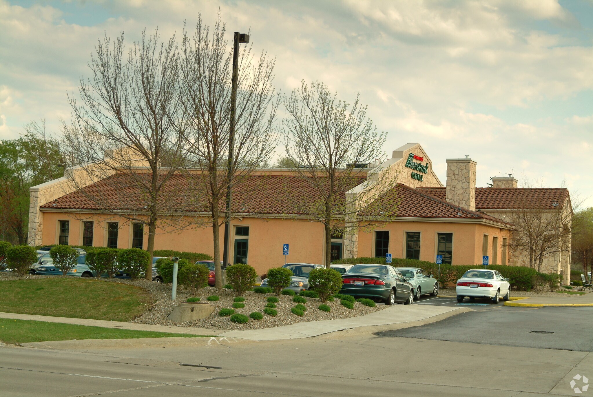 25001 Country Club Blvd, North Olmsted, OH for Sale
