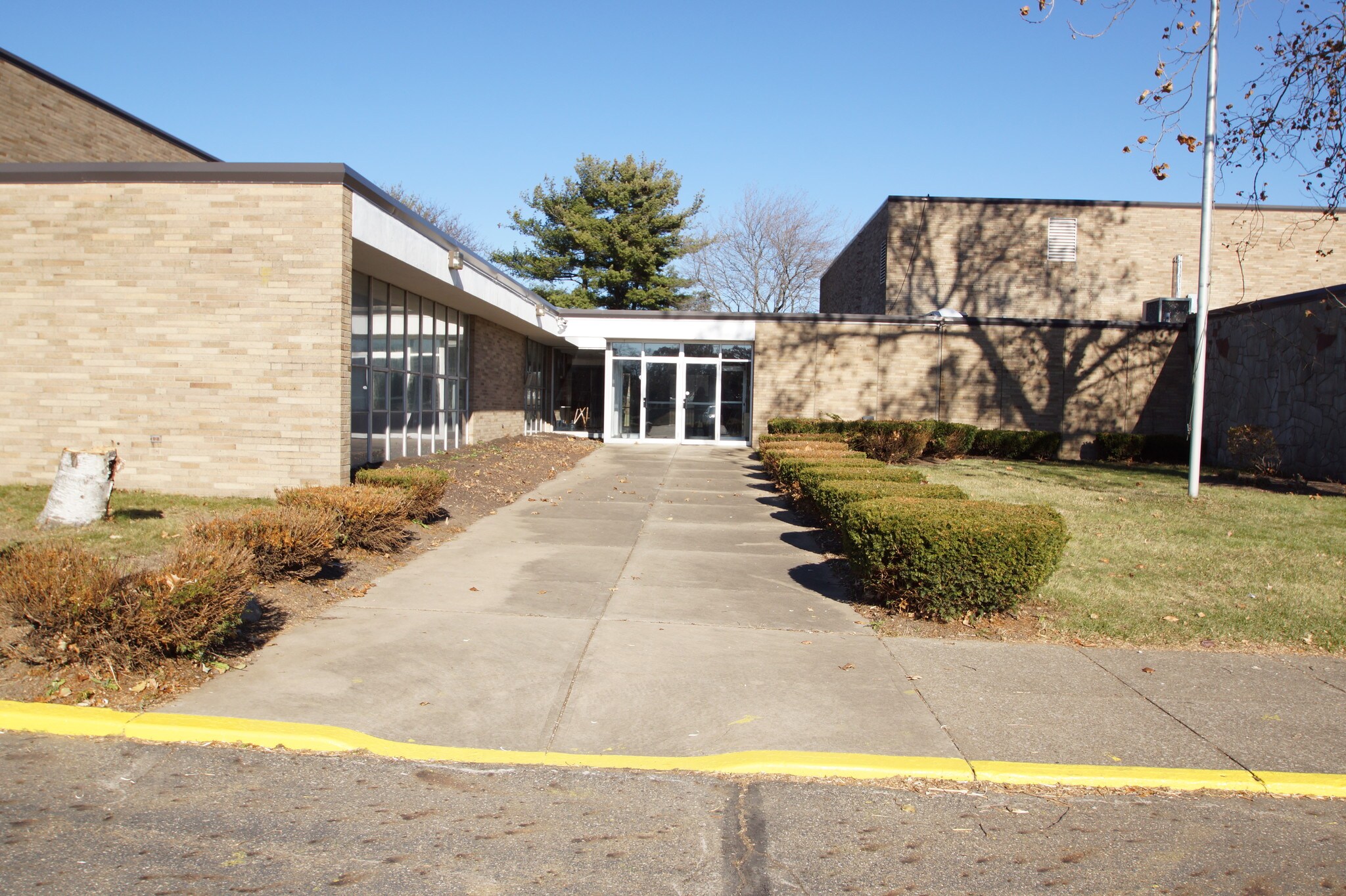 2631 Harvard Ave NW, Canton, OH for Rent