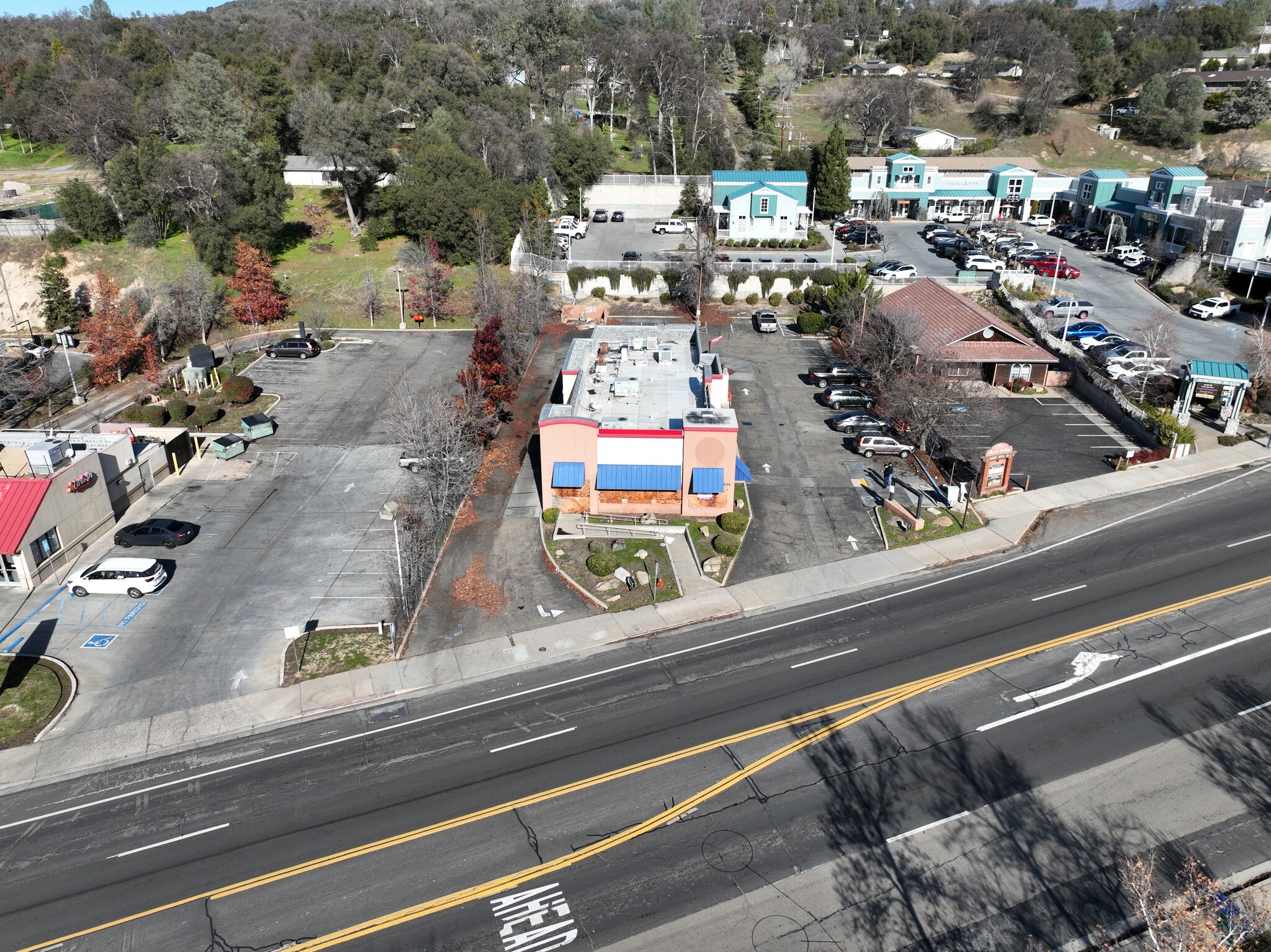 40240 Highway 41, Oakhurst, CA for Rent