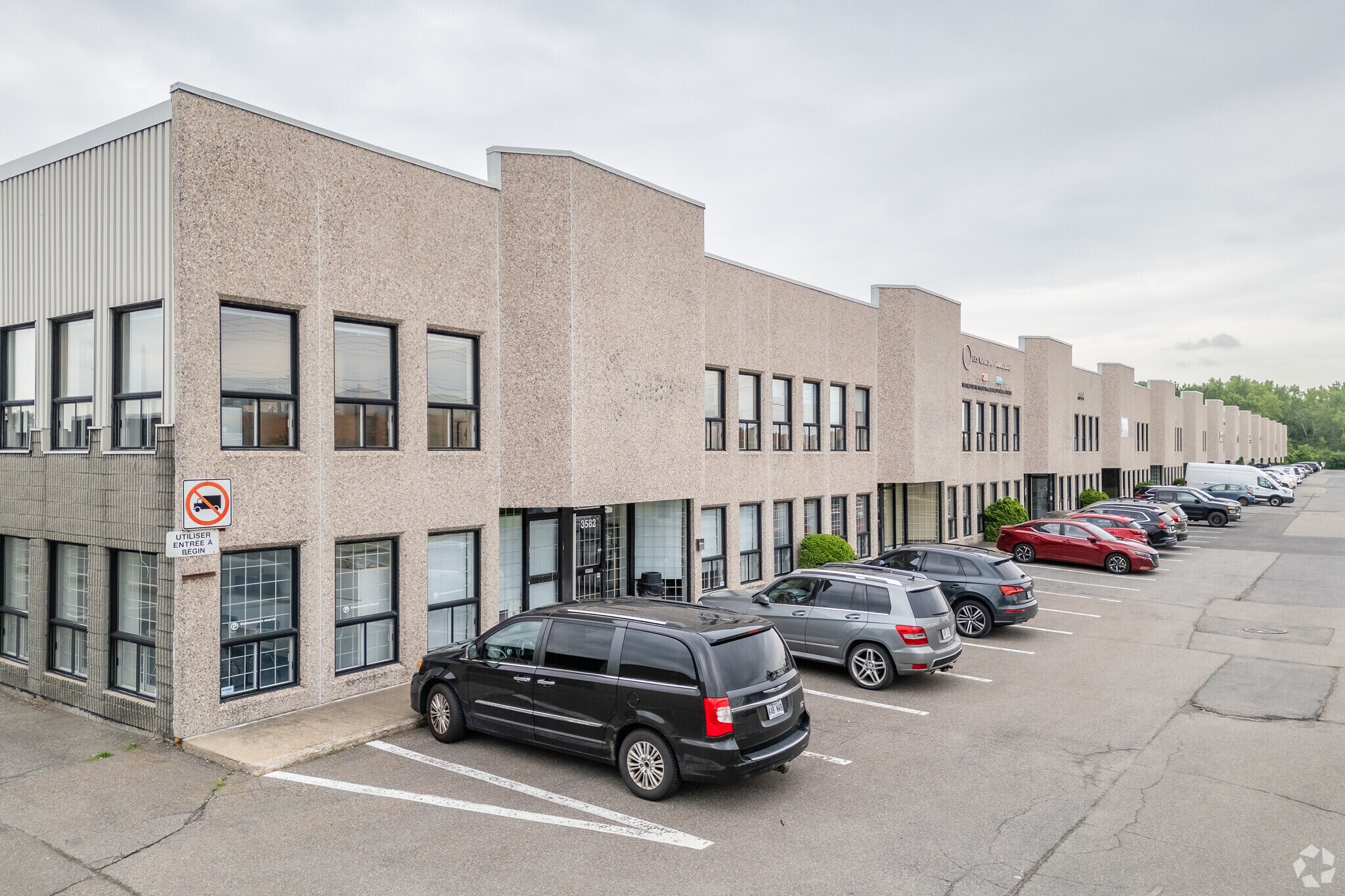 3580-3680 Boul Poirier, Montréal, QC for Rent