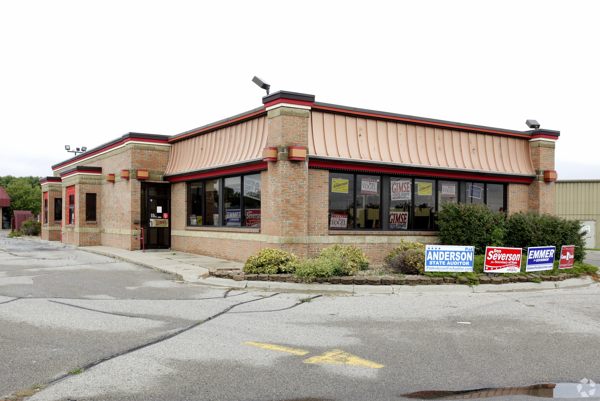 1704 1st St S, Willmar, MN for Rent