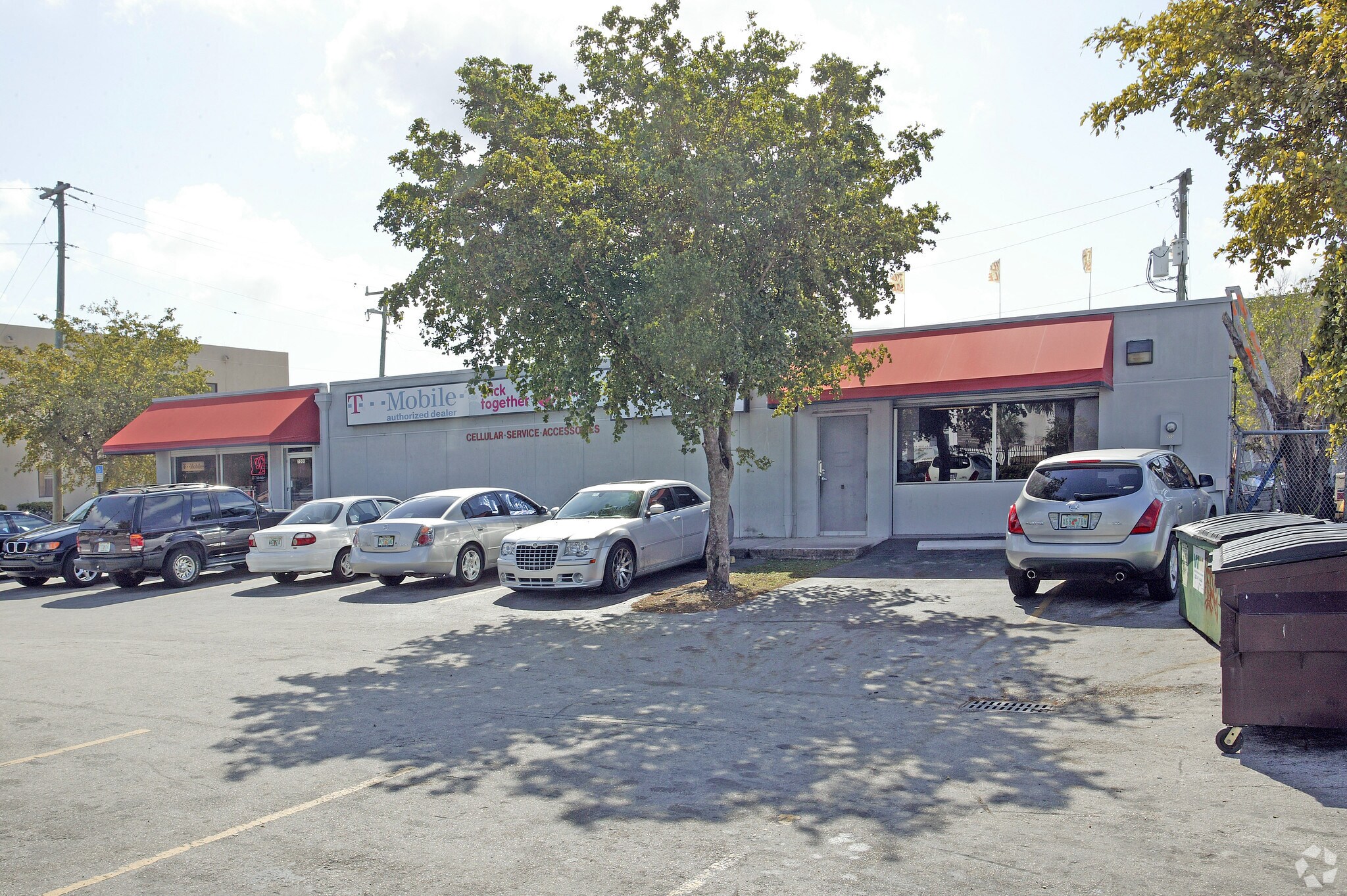 7000 SW 8th St Miami, FL 33144 Retail Property for Lease on