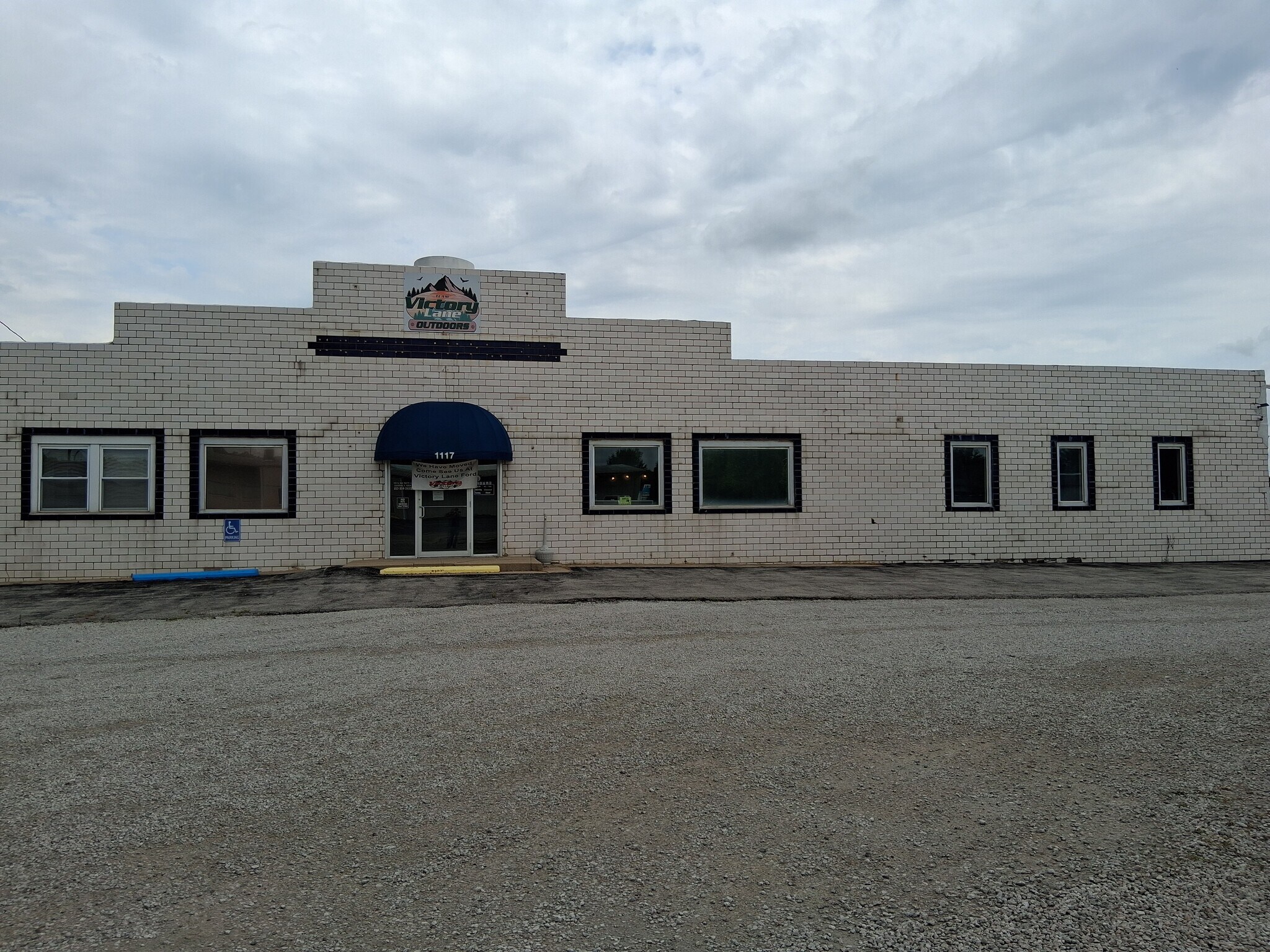 1117 N Old Route 66, Litchfield, IL for Rent