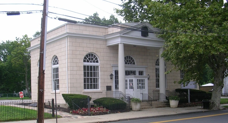 1149 Cooper St, Beverly, NJ for Sale