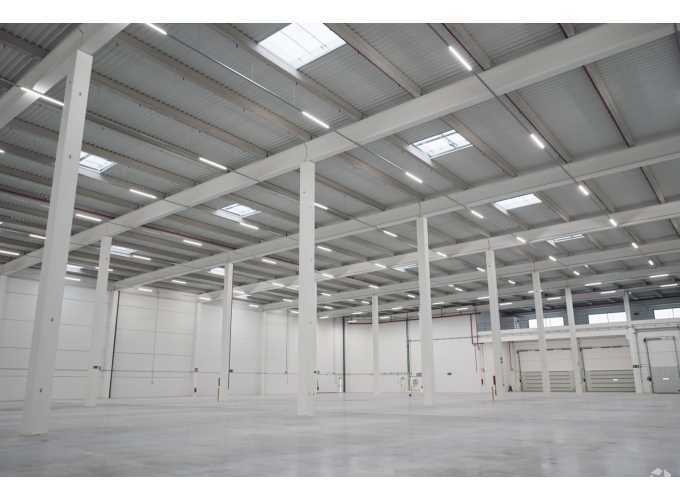 28 Cerceda Calle Madrid, MAD 28052 Industrial Property for Lease on