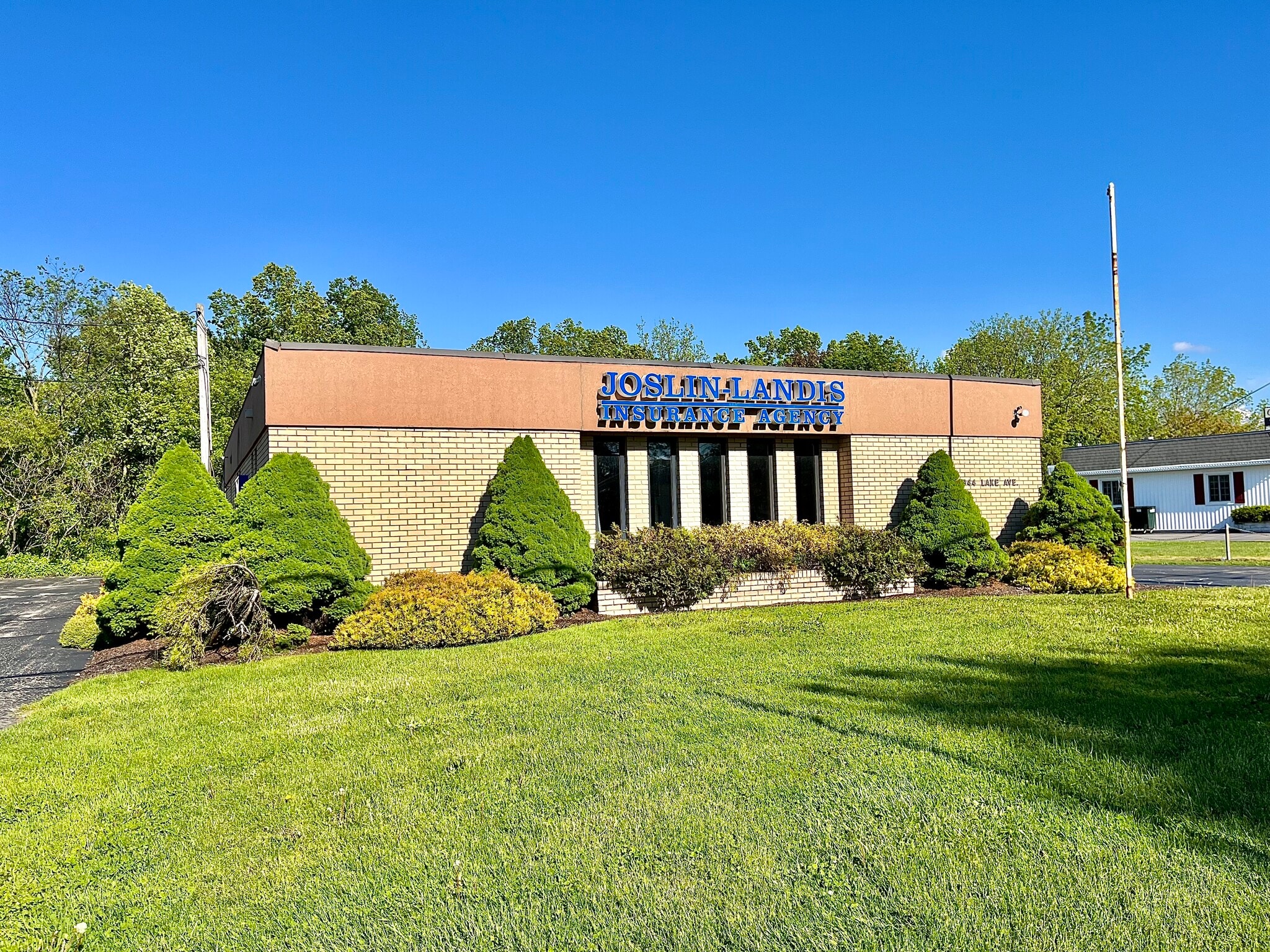 944 Lake Ave, Ashtabula, OH for Sale
