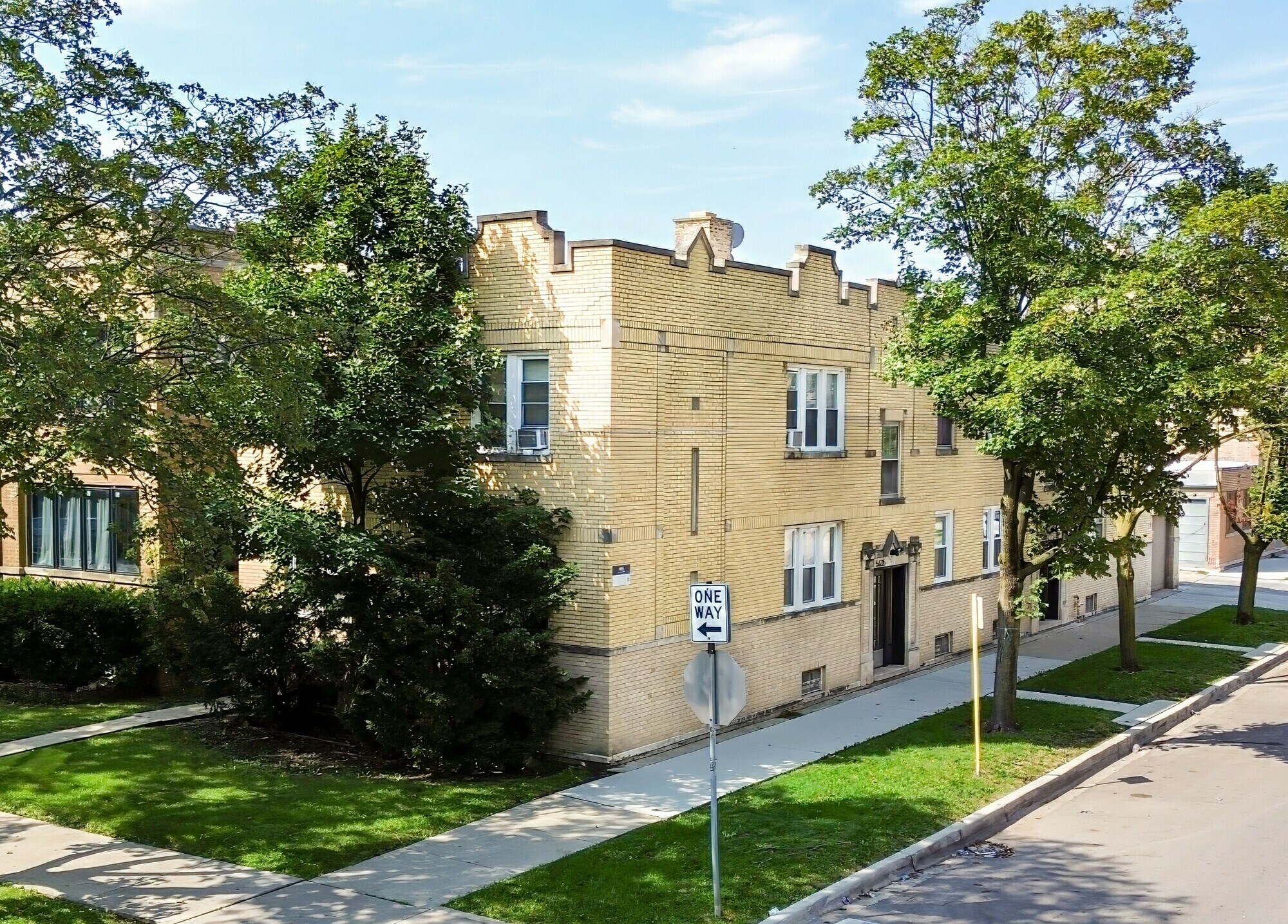 5635 W Wellington Ave, Chicago, IL for Sale