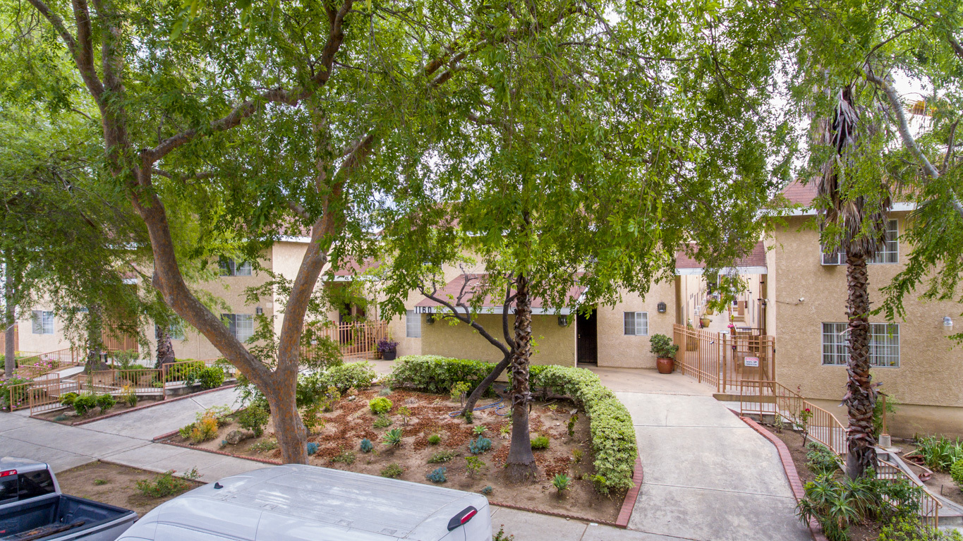 1160 Elm Ave, Glendale, CA for Sale