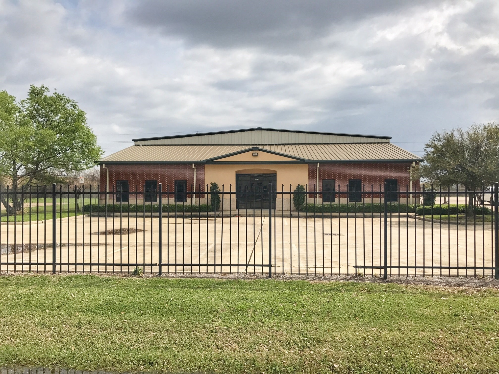 13018 Brittmoore Park Dr, Houston, TX for Rent