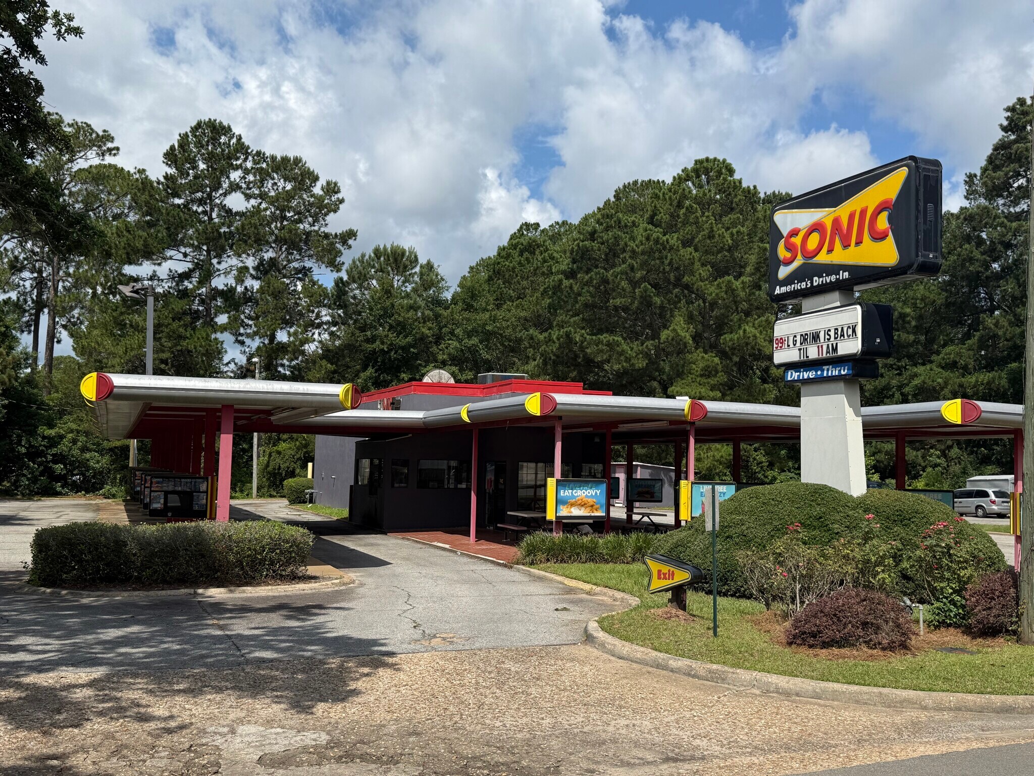 2801 E Pinetree Blvd, Thomasville, GA for Rent