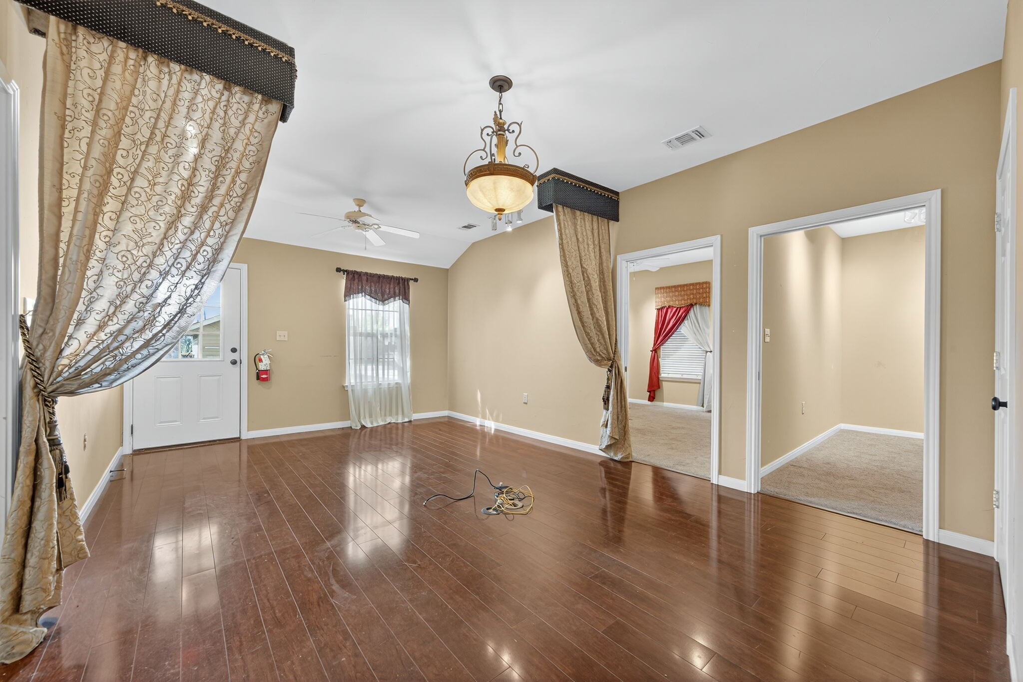 930 E Blanco Rd, Boerne, TX for Rent