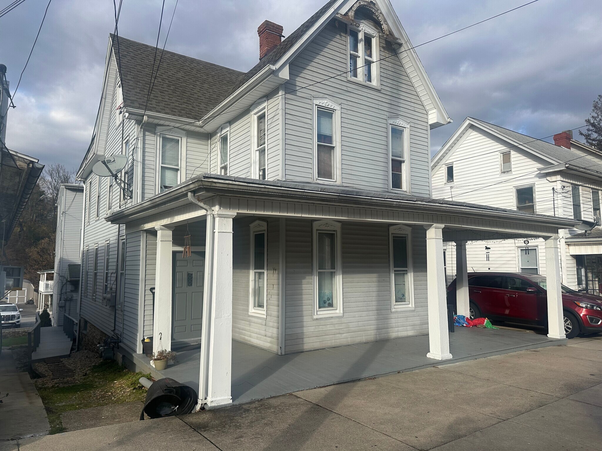 142 W Main St, Windsor, PA for Sale
