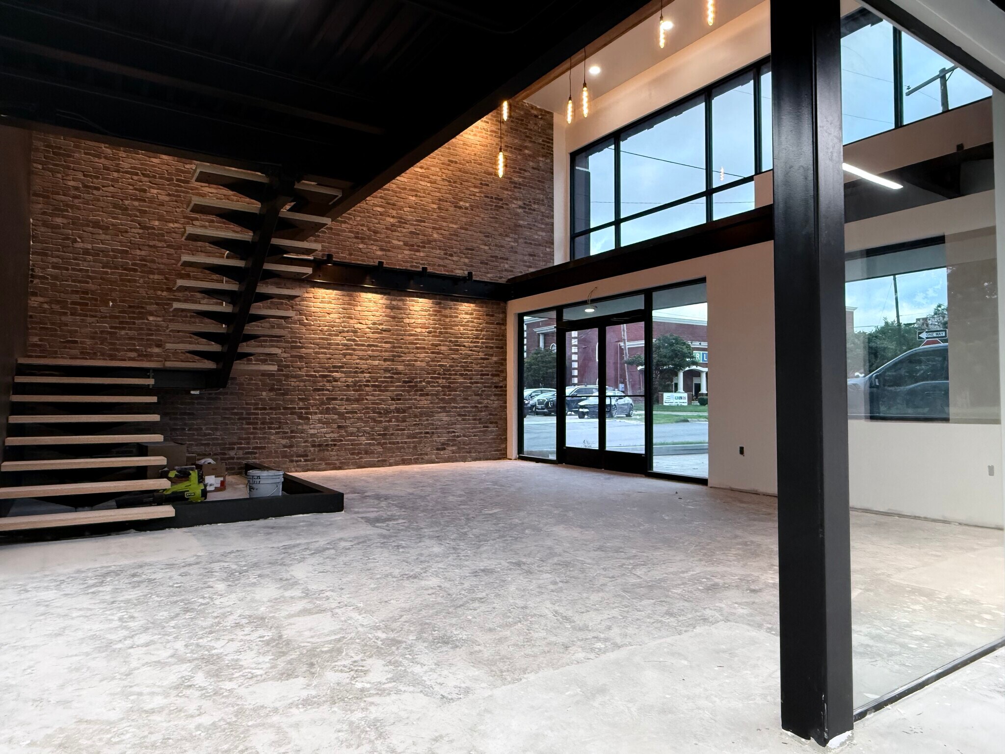 410 E Church St, Lewisville, TX for Sale