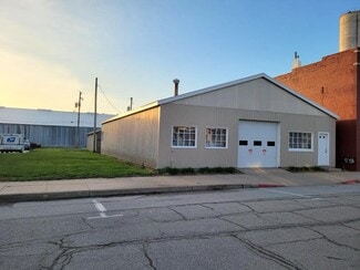 Waverly, NE Warehouse - 10830-10840 N 142nd St