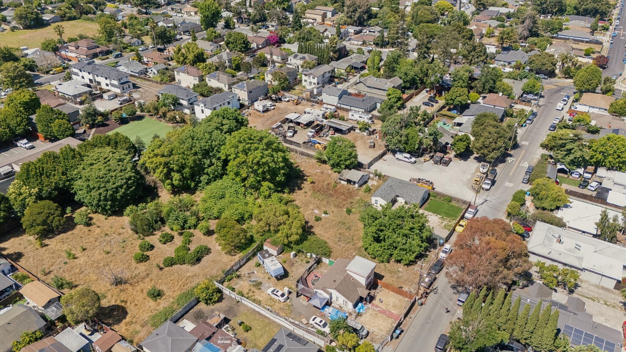 990 Garden St, East Palo Alto, CA for Sale
