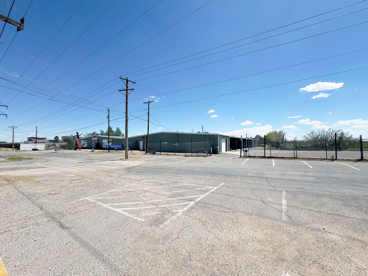 10390 Dyer St, El Paso, TX for Sale