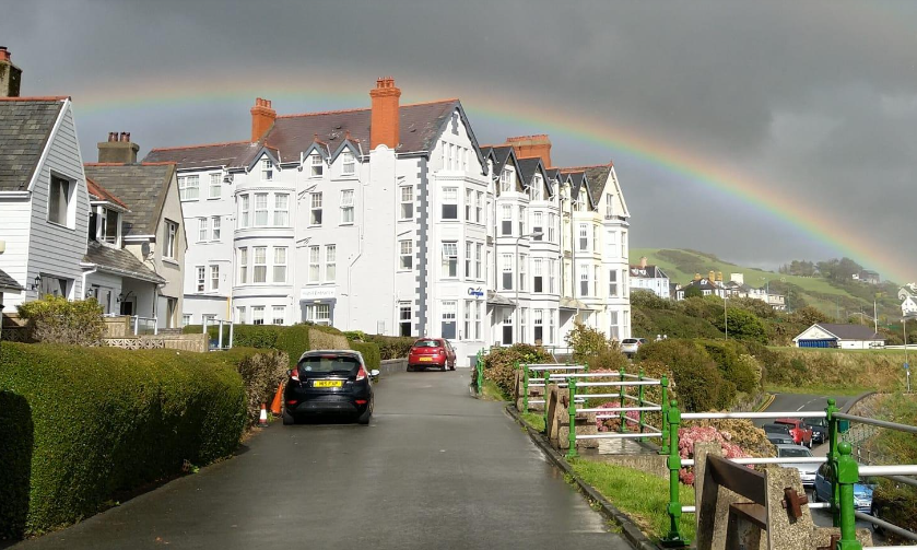 Beachbank, Criccieth, GWN for Sale