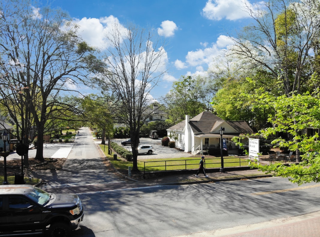 1116 Canton St, Roswell, GA for Sale