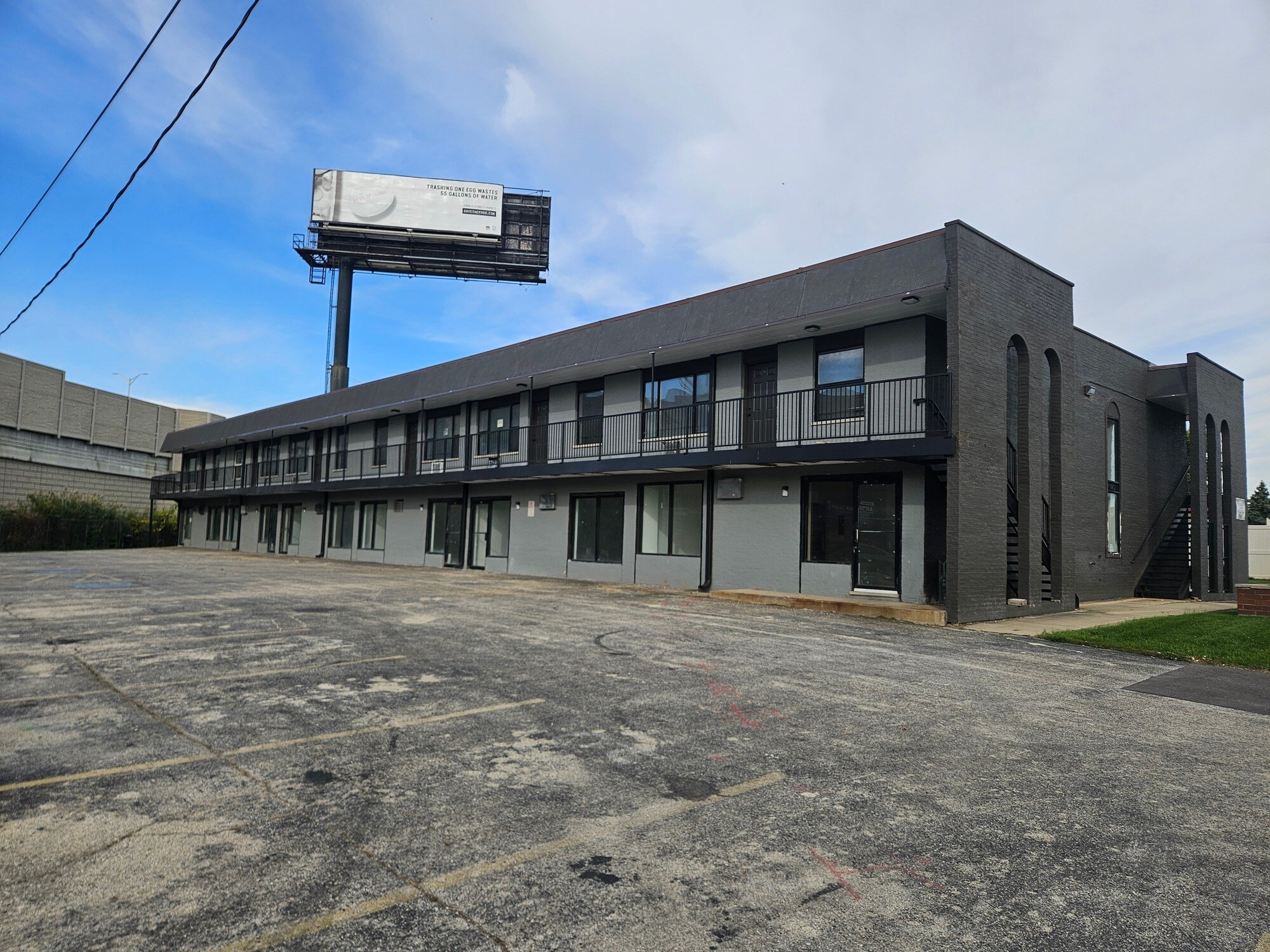 8646 S Roberts Rd, Justice, IL for Rent