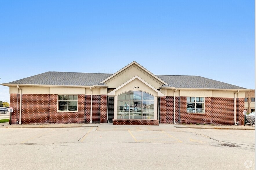 2411 Holmgren Way, Green Bay, WI for Sale