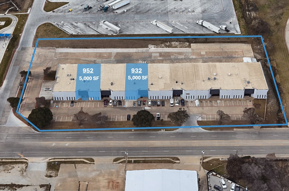 808 S Blue Mound Rd, Fort Worth, TX for Rent