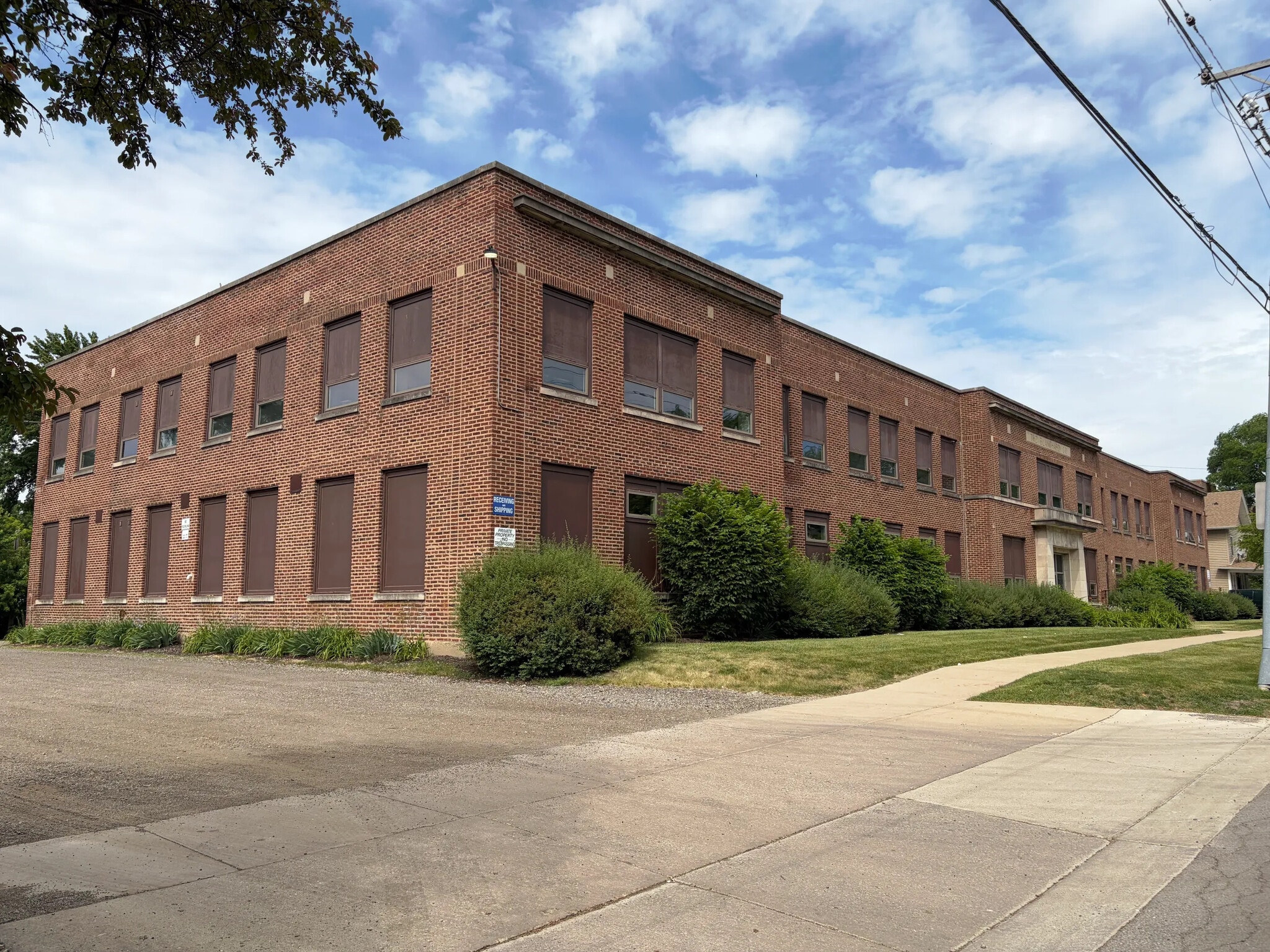 932 E Benton St, Aurora, IL for Rent