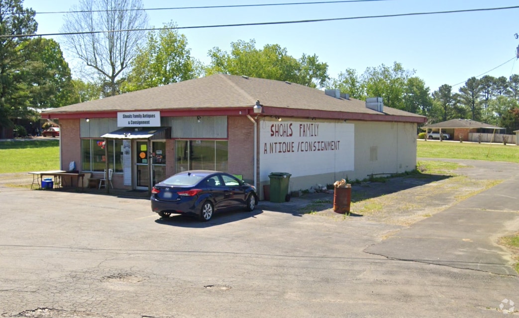 902 River Rd, Muscle Shoals, AL for Sale