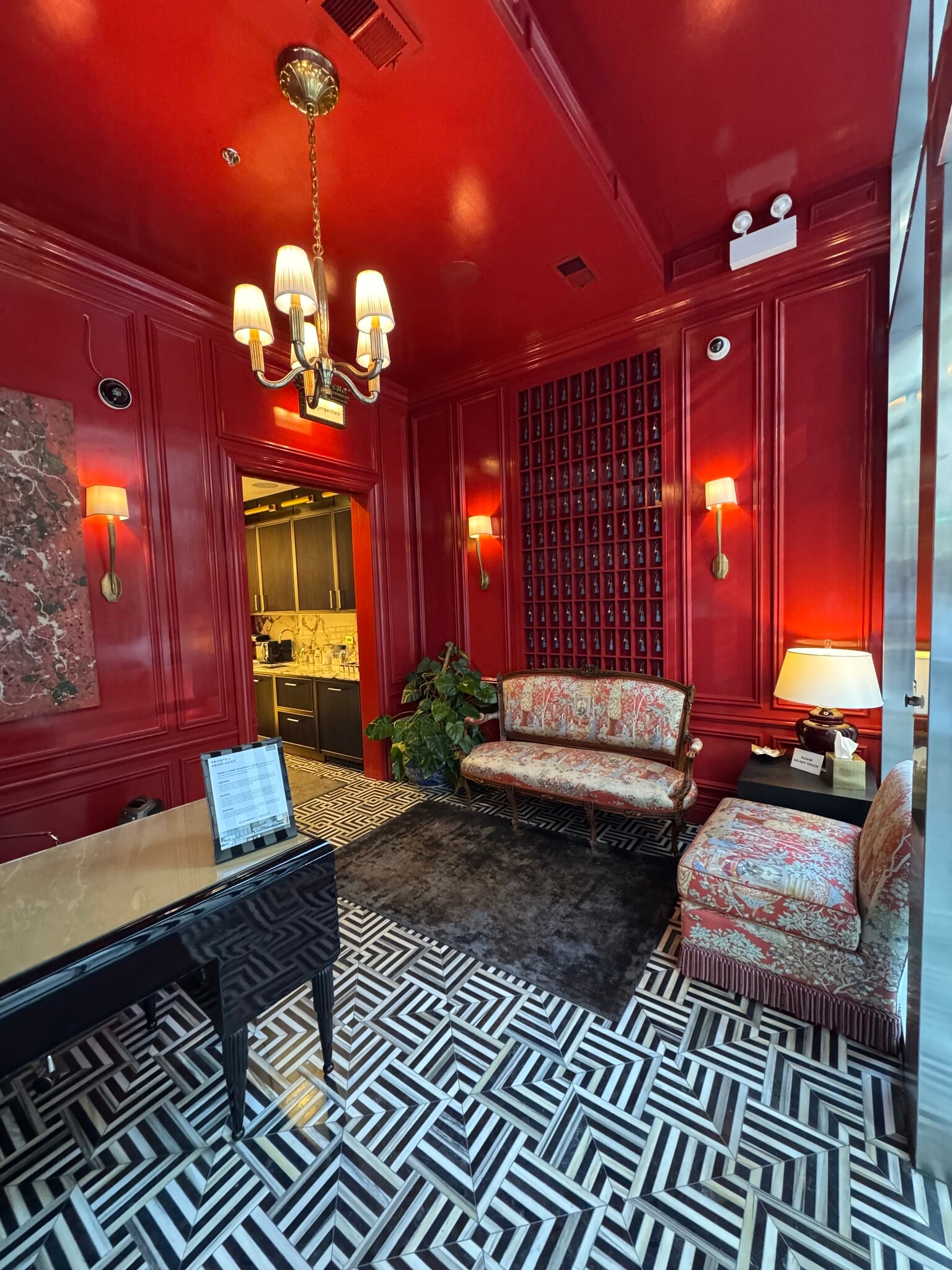 906 N State St, Chicago, IL for Rent