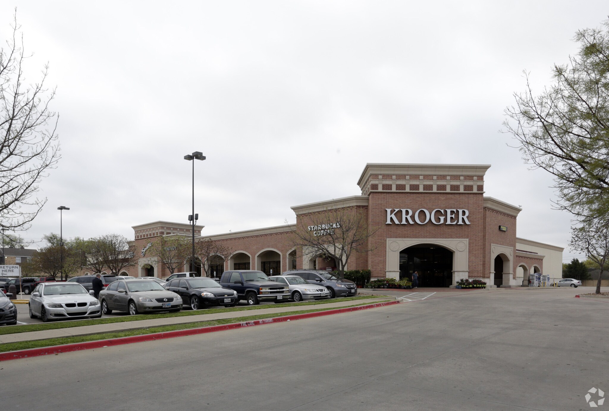 9140 Forest Ln, Dallas, TX for Rent