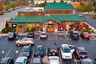 West Bend, WI Restaurant - 800 W Paradise Dr