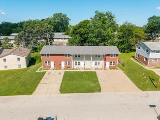 Bettendorf, IA Multi-Family - 2704 Magnolia Dr