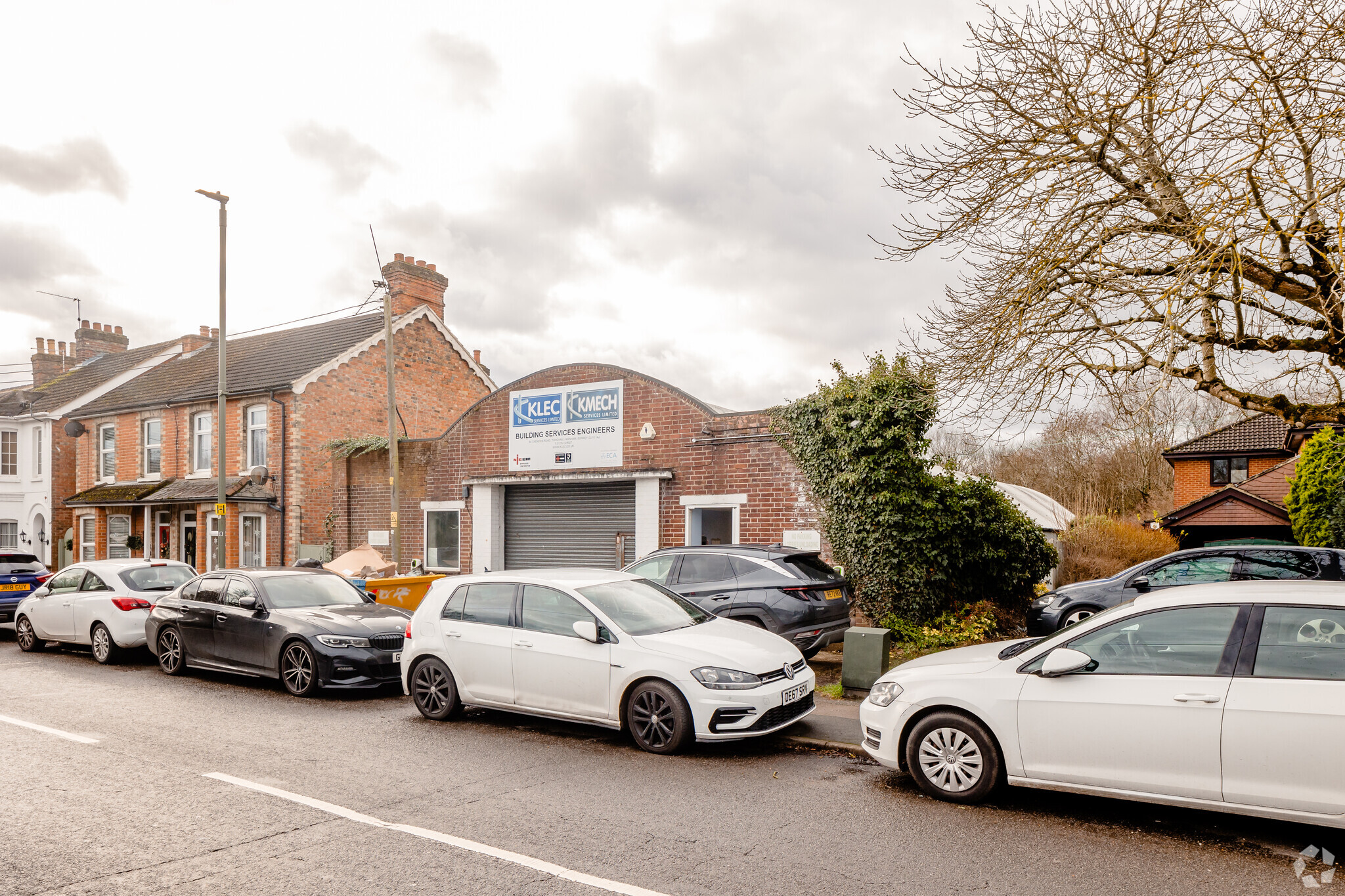 84 Oxenden Rd, Tongham, SRY for Rent