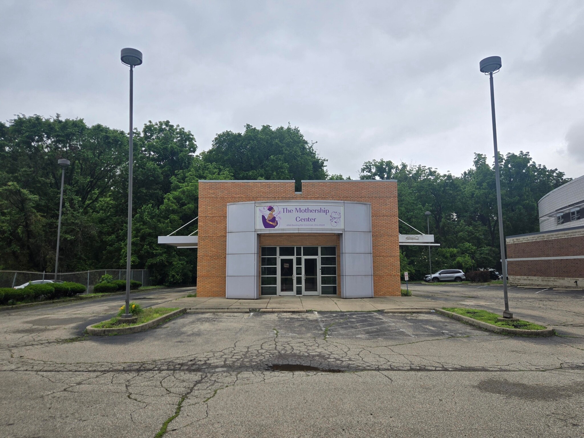 4365 Reading rd, Cincinnati, OH for Rent