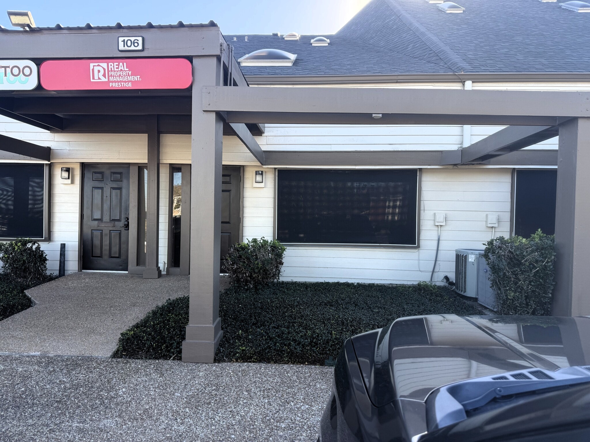 17300 Saturn Ln, Houston, TX for Rent