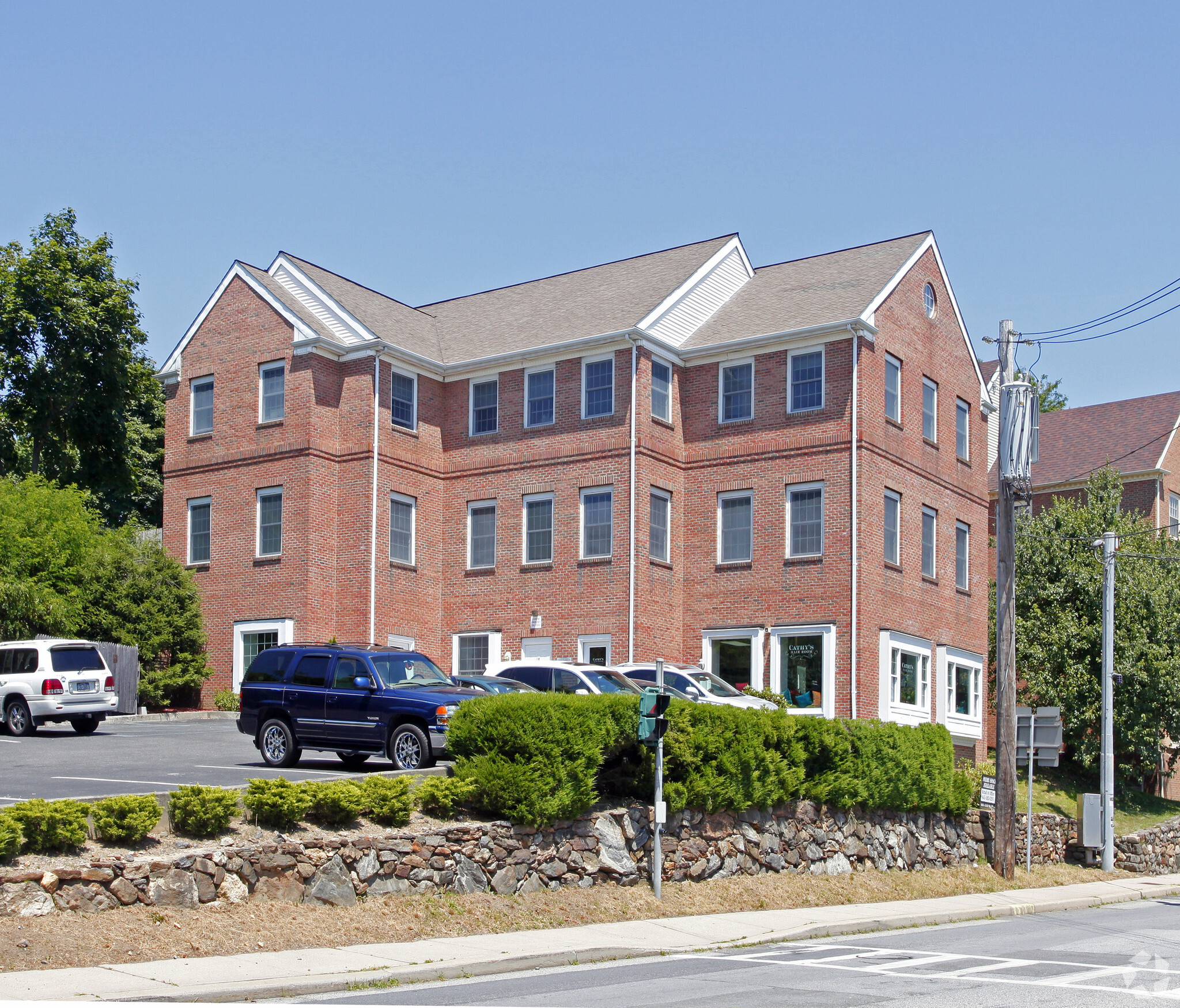 16 S Bedford Rd, Chappaqua, NY for Rent