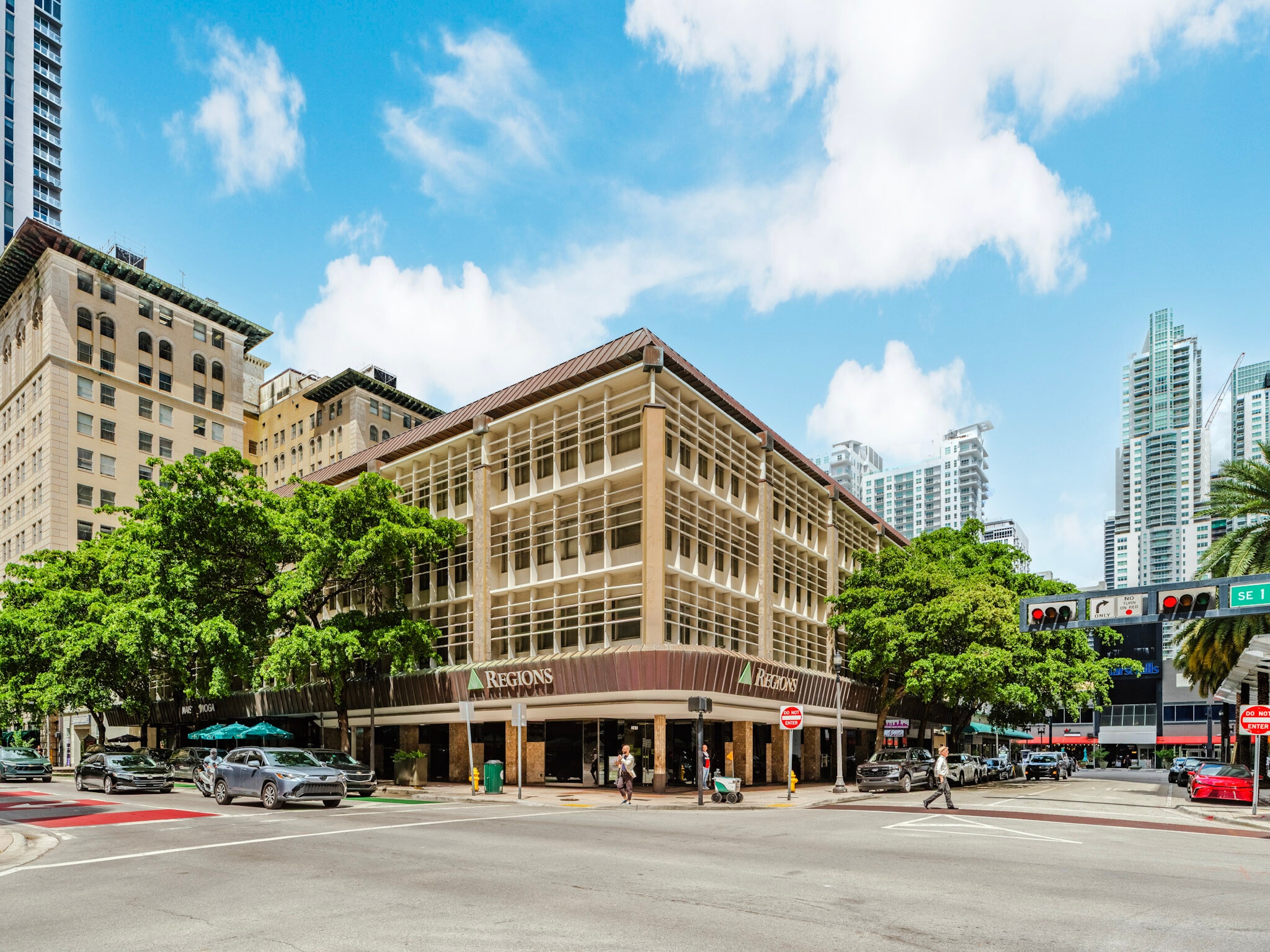 235 SE 1st St, Miami, FL for Sale