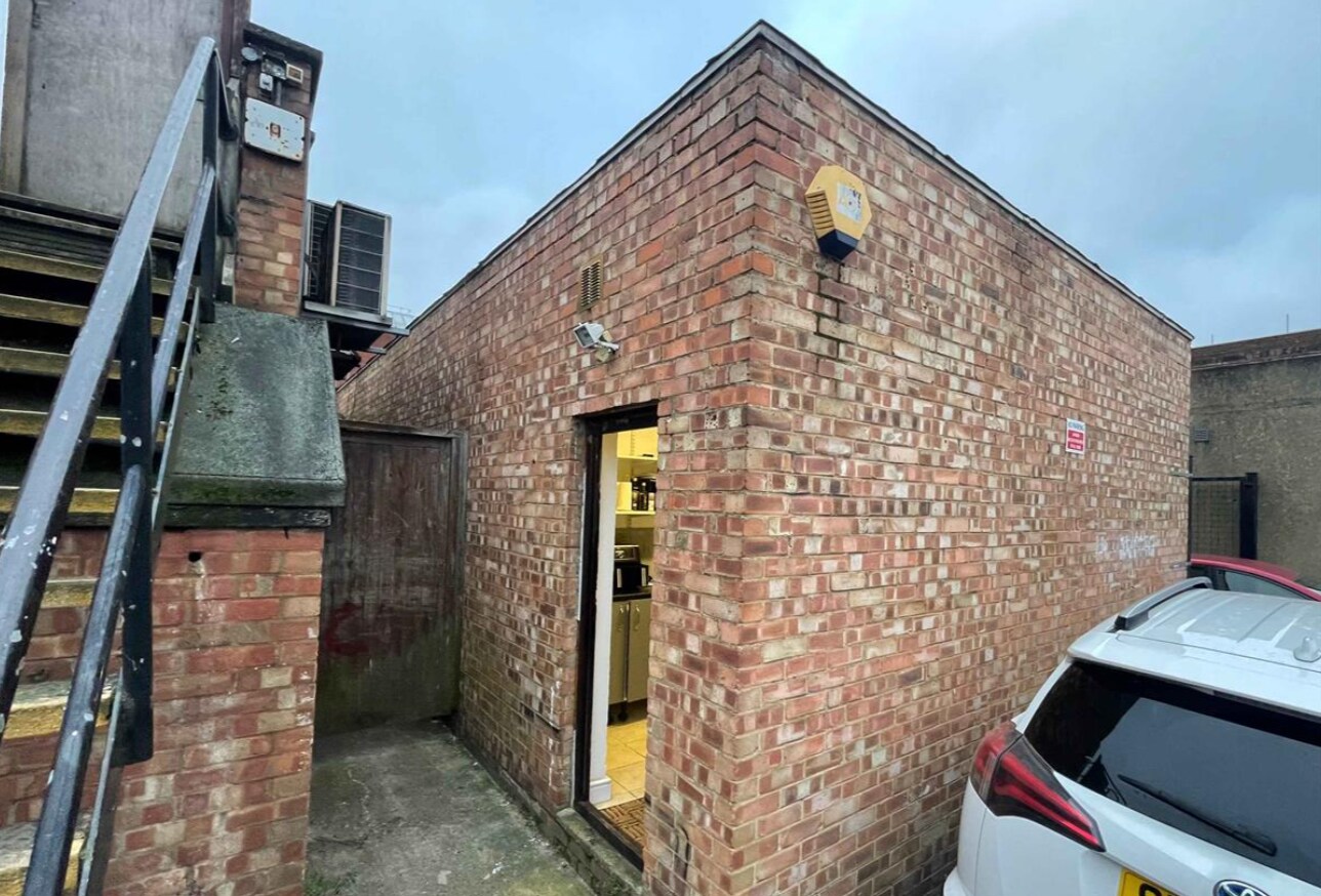 239 High St, Chatham, KEN for Sale