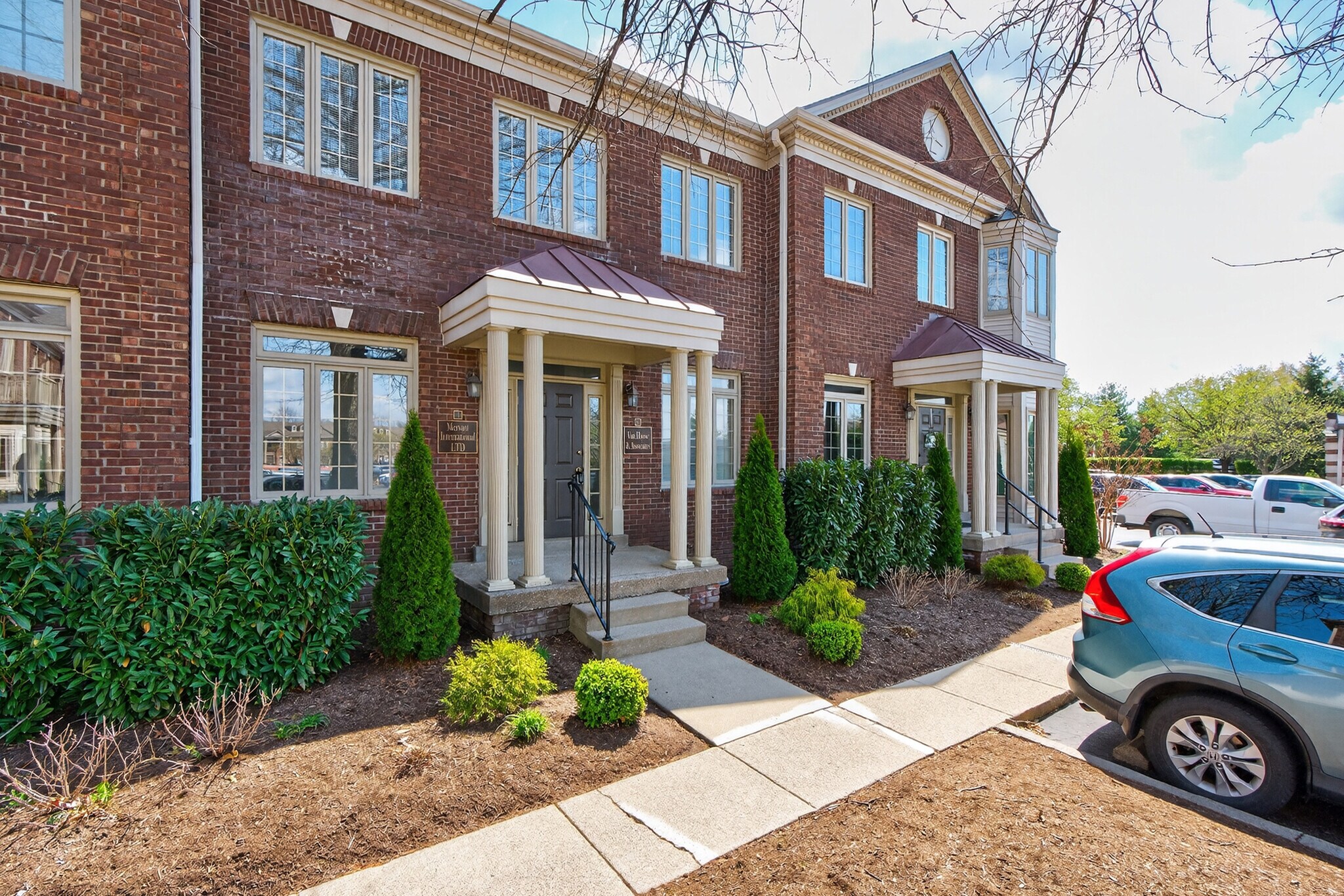 519 Darby Creek Rd, Lexington, KY for Sale