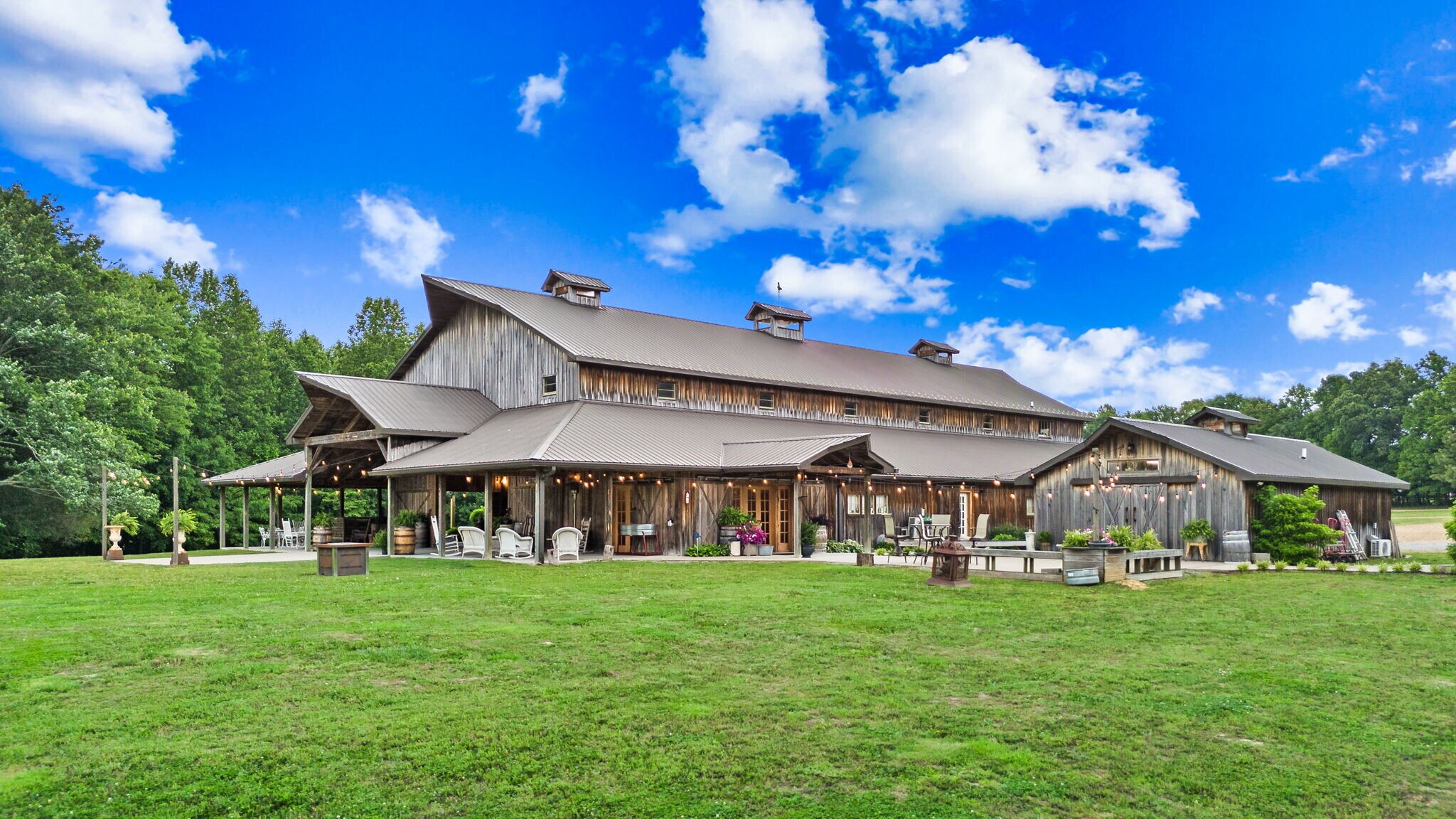 6863 E Highway 80, Russell Springs, KY for Sale