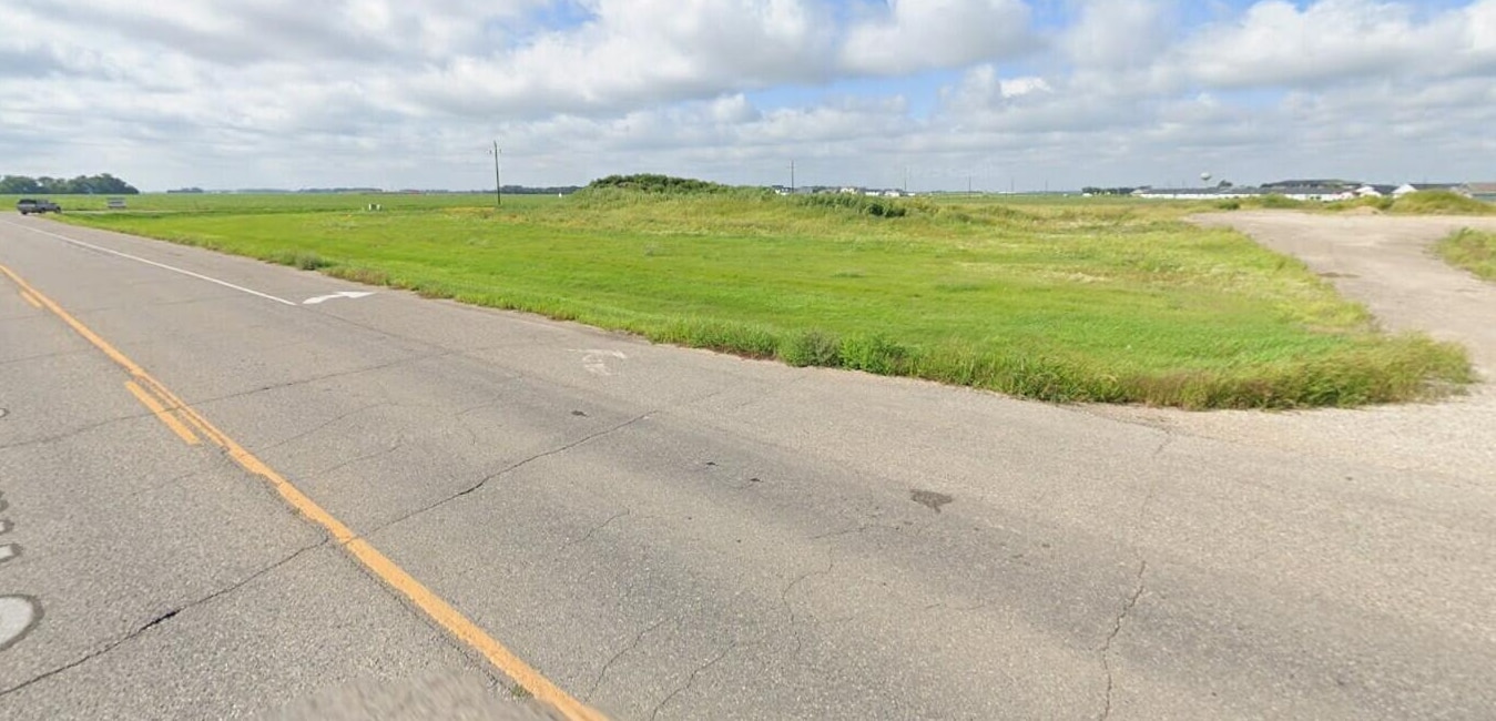 6000 S Washington St, Grand Forks, ND for Sale