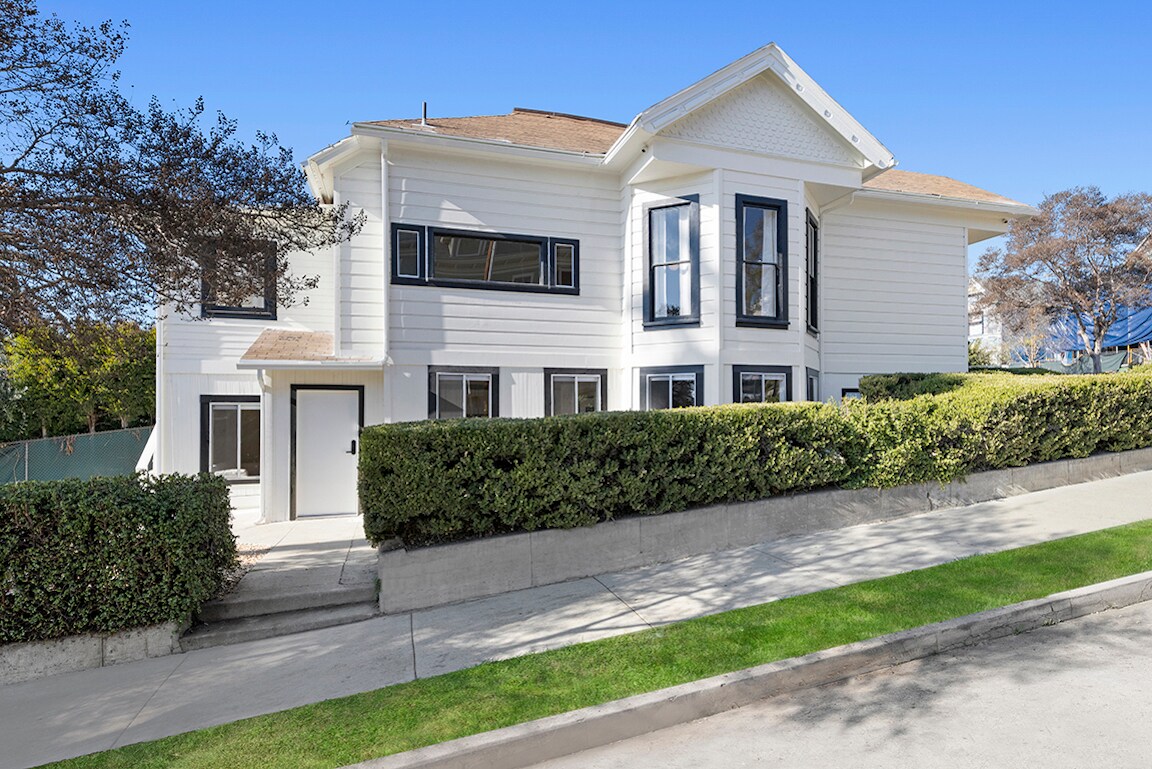 715 Douglas St, Los Angeles, CA for Sale