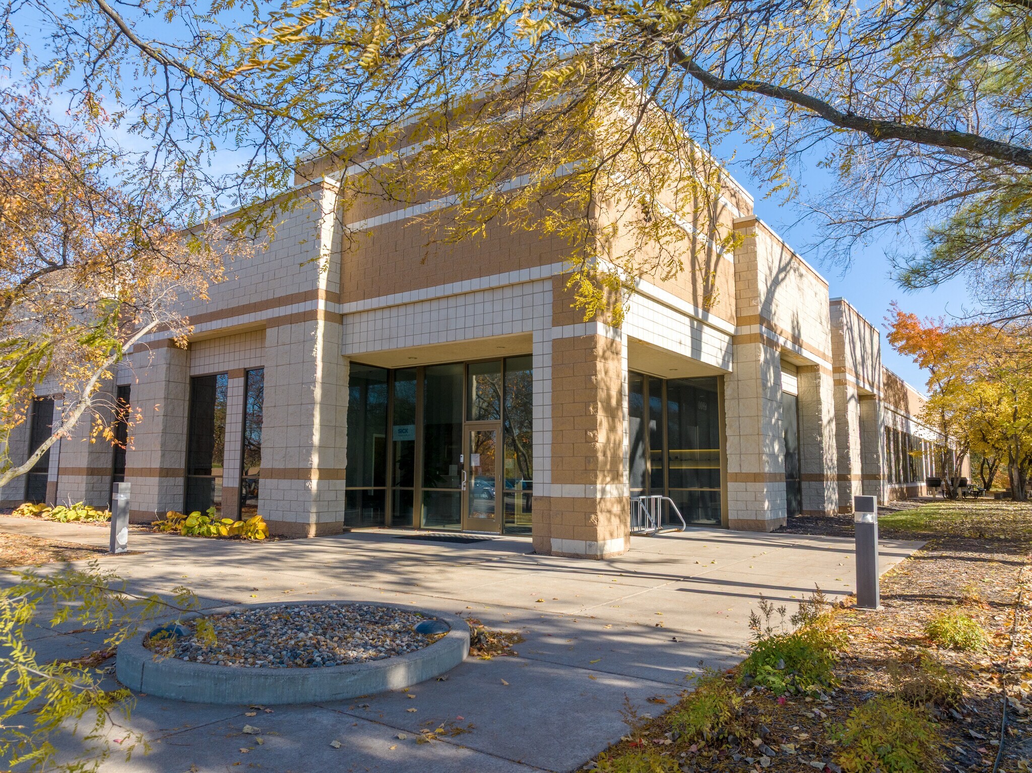 6900 W 110th St, Bloomington, MN for Sale